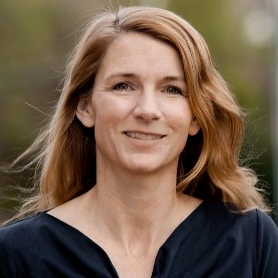About Shelly Arnoldi